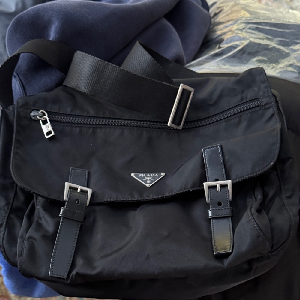 Reposhing Prada Nylon Black Messenger Crossbody Bag